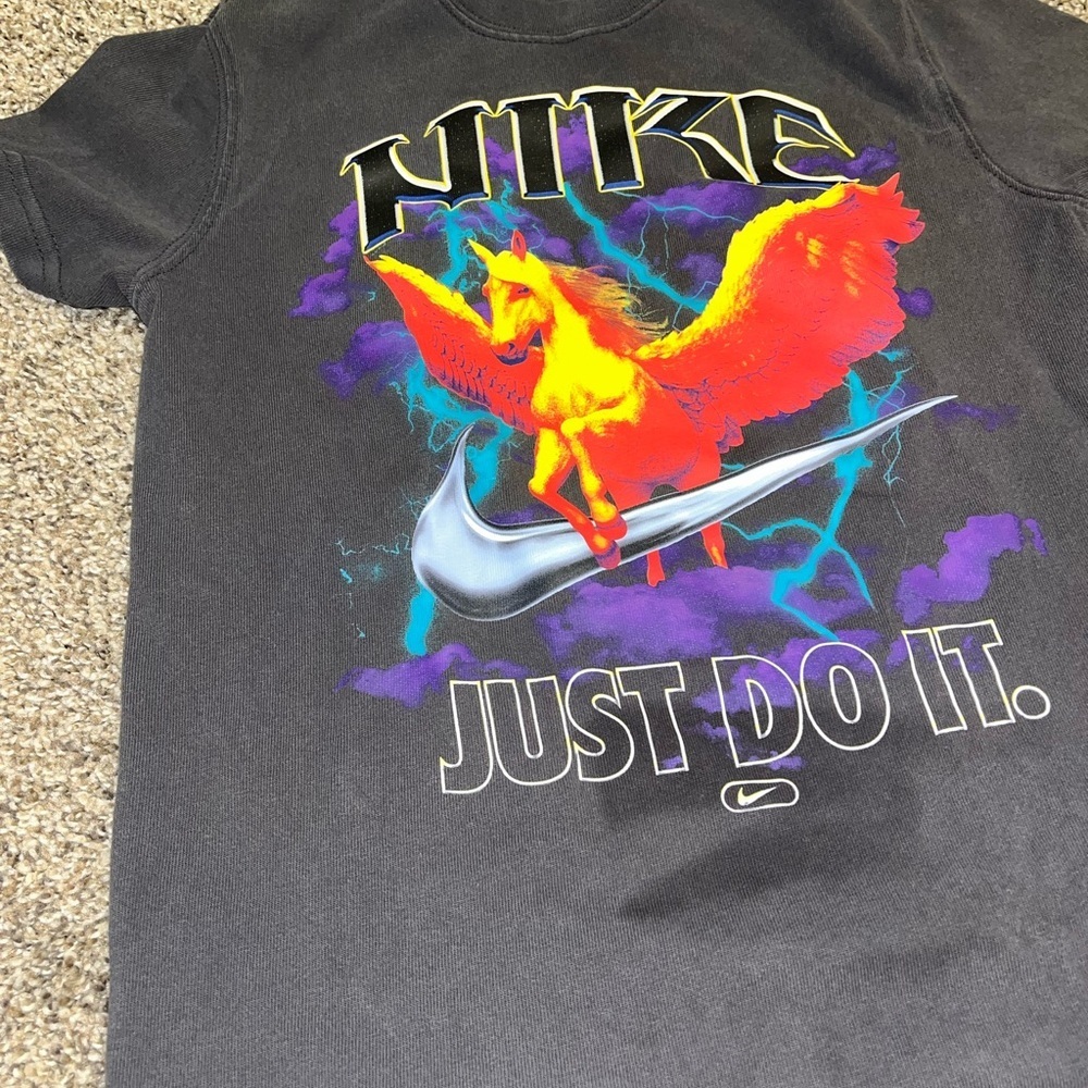 Nike Sportswear Logo Tee Shirt Gray Pegasus YS Youth Size small Loose Fit - Picture 3 of 8